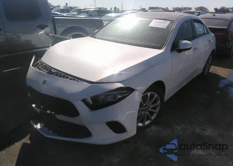 2019 Mercedes-Benz A 220 z USA, uszkodzony, nr VIN WDD3G4EB0KW026226